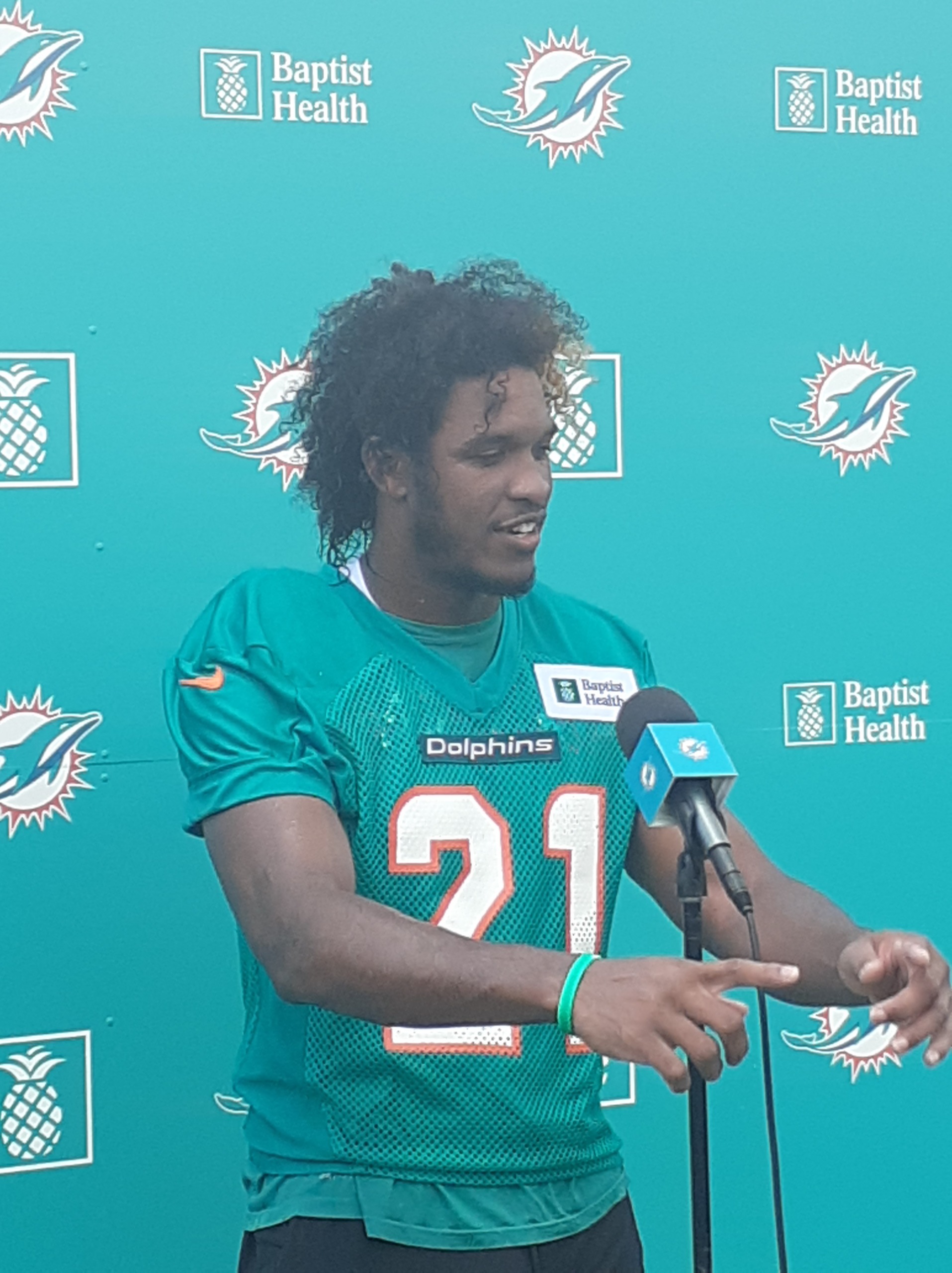 Tua Tagovailoa Rocks Ryan Fitzpatrick Jersey to Dolphins Presser