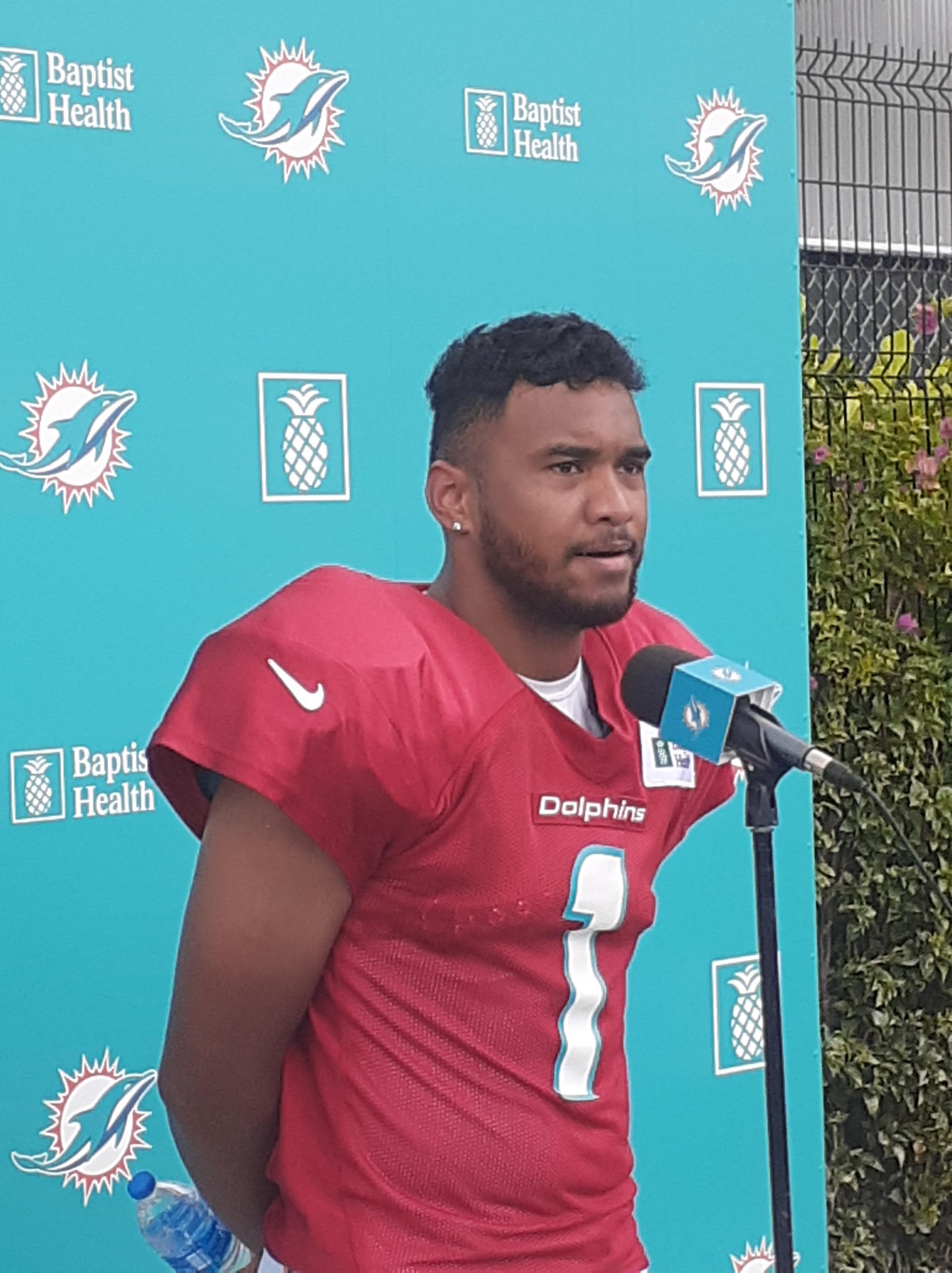 Xavien Howard's Dolphins contract will pop up again says Joe Schad