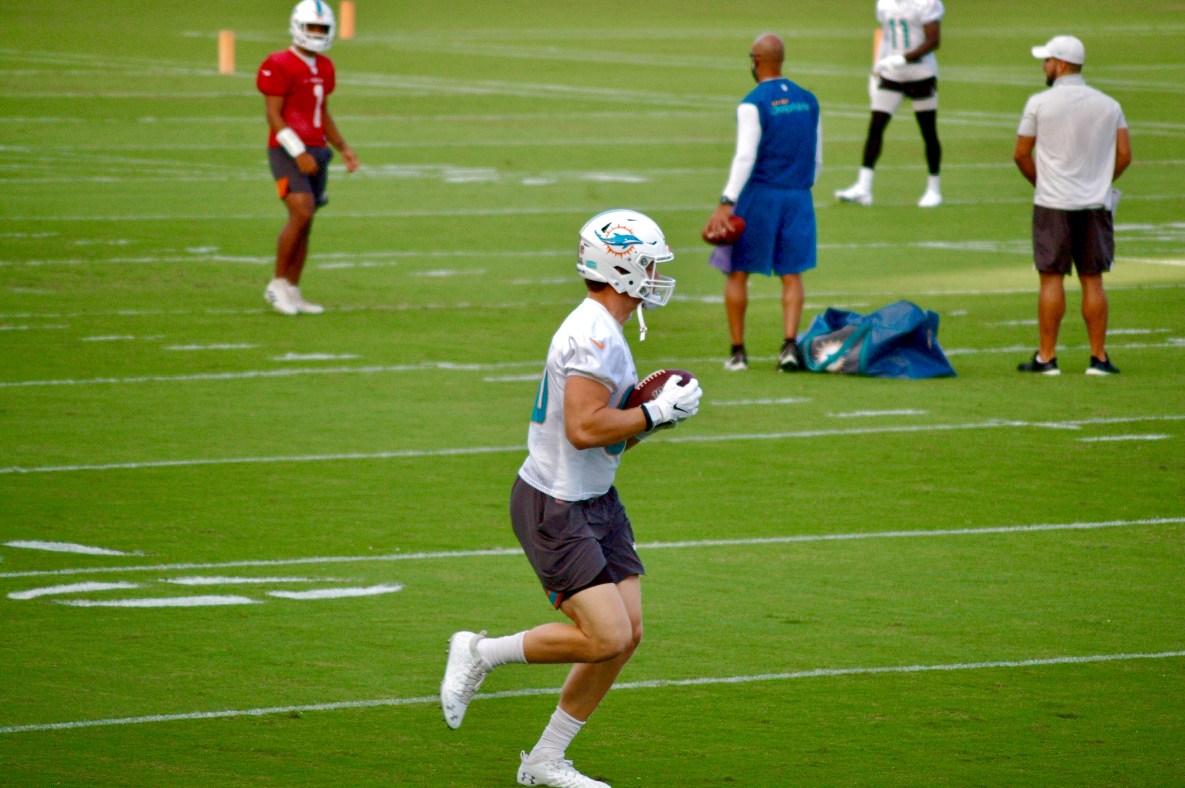 Dolphins to consider extension for TE Durham Smythe?