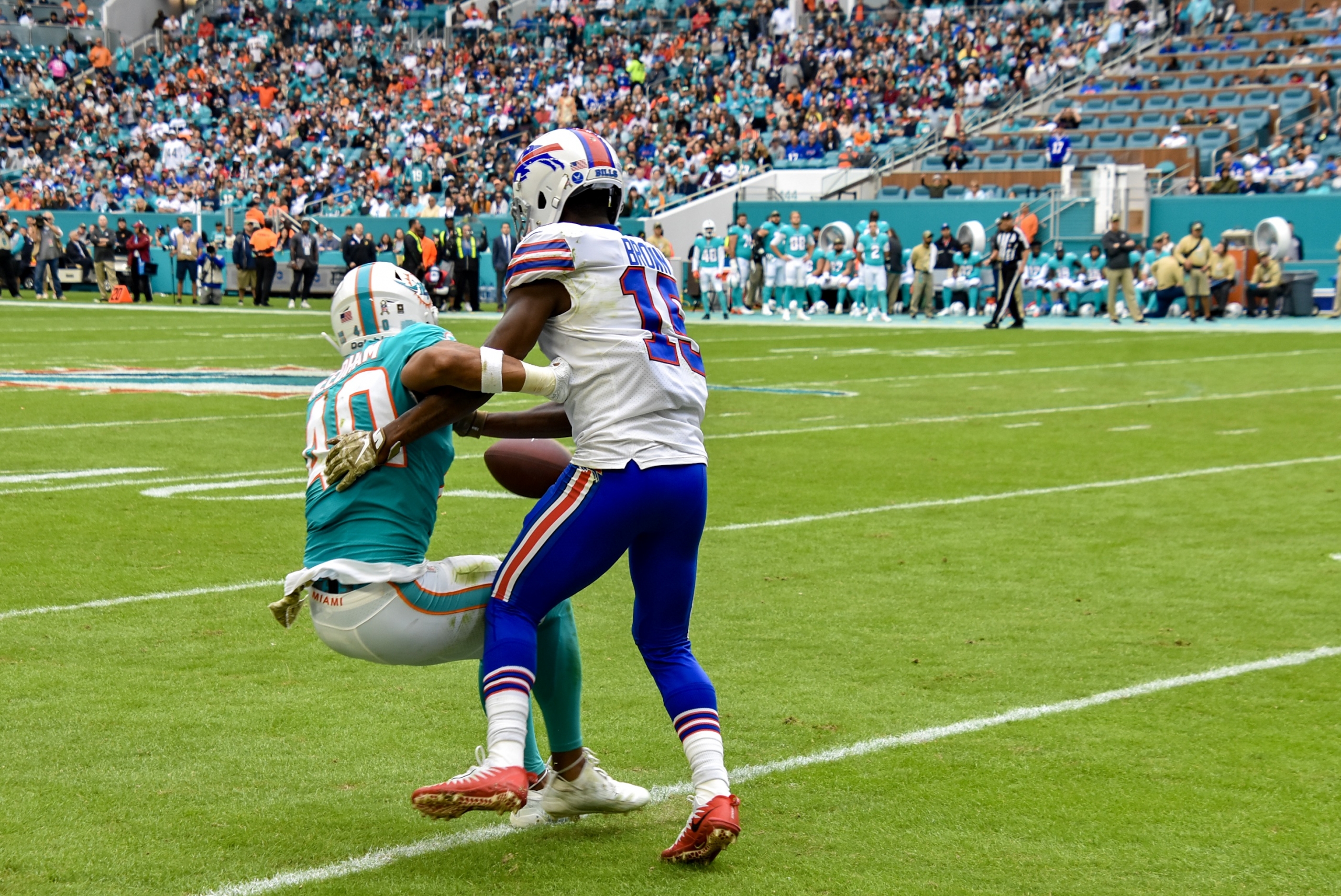 Former UTEP defensive back Nik Needham has big day for the Miami