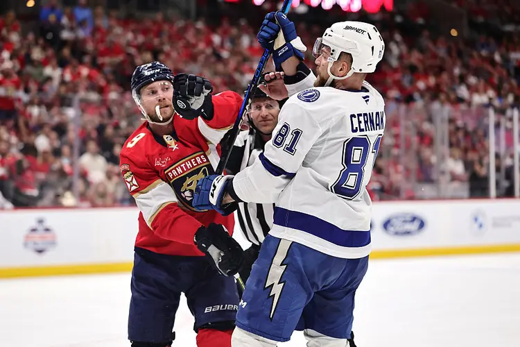 Lightning Score Five in Game 3 Win, Panthers Still Hold 2-1 Series Lead