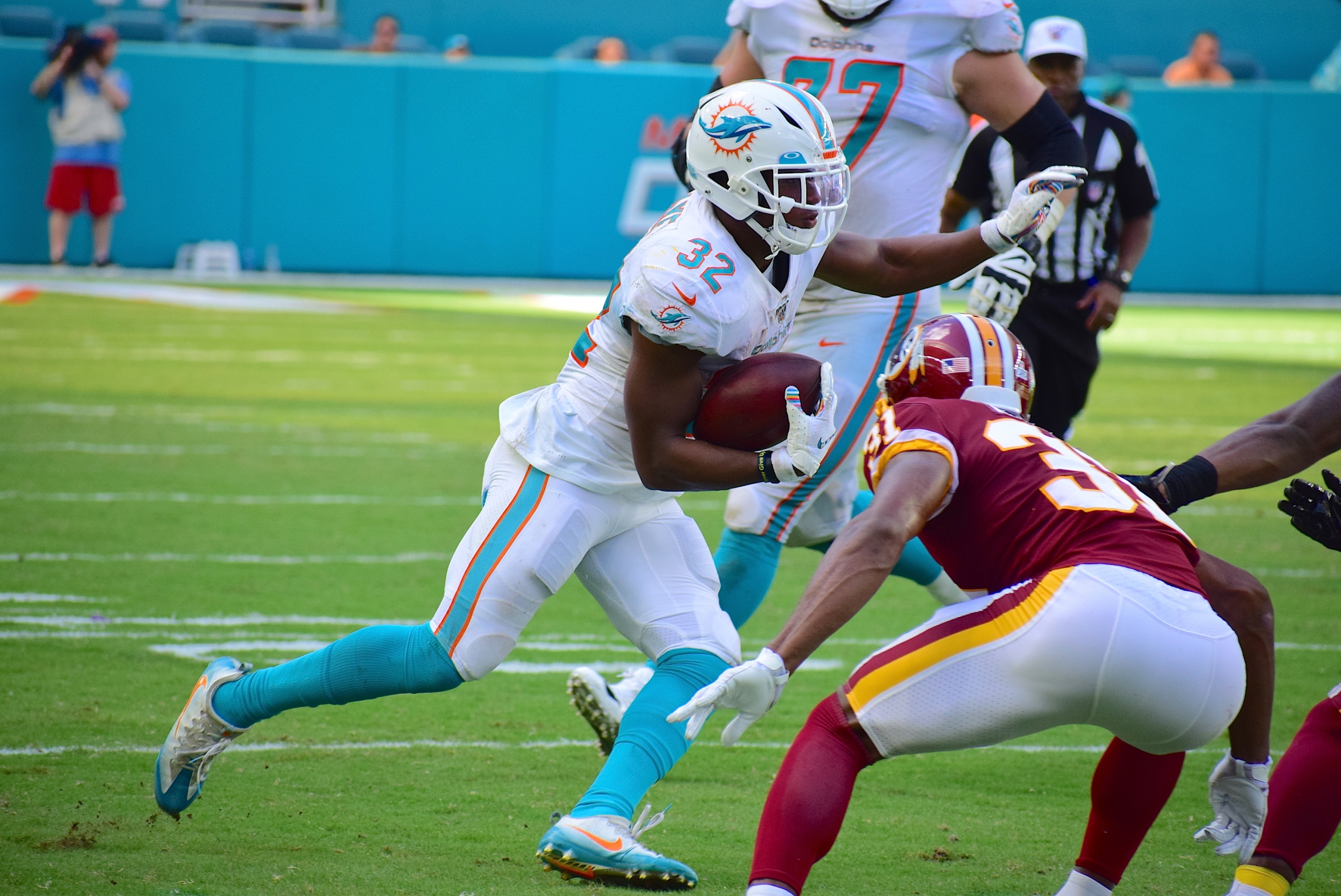 NFL trade deadline 2019: Miami Dolphins trade RB Kenyan Drake to