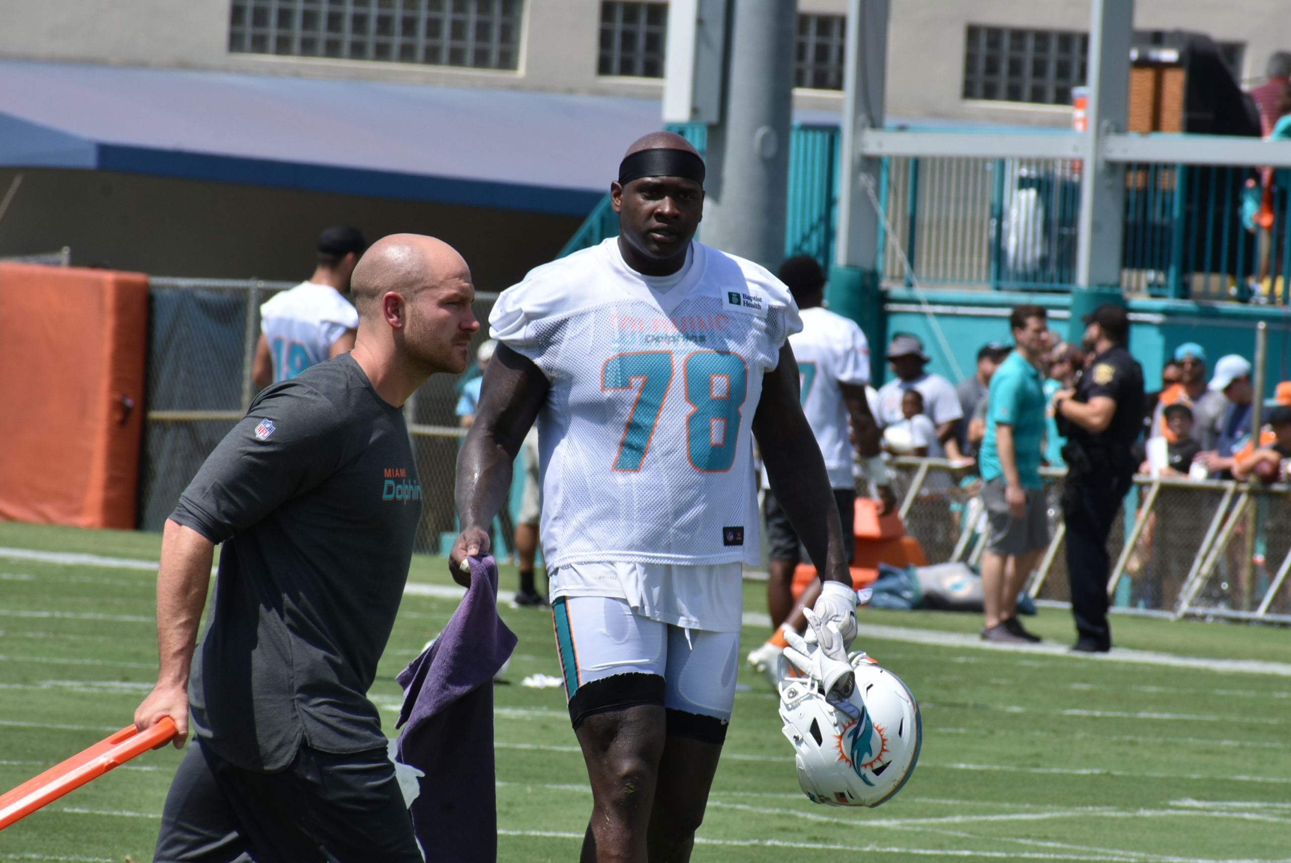 Dolphins LT Laremy Tunsil expresses desire to stay in Miami