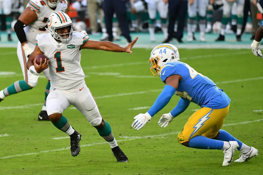 WATCH: Dolphins punter Matt Haack's 1-yd touchdown pass to kicker