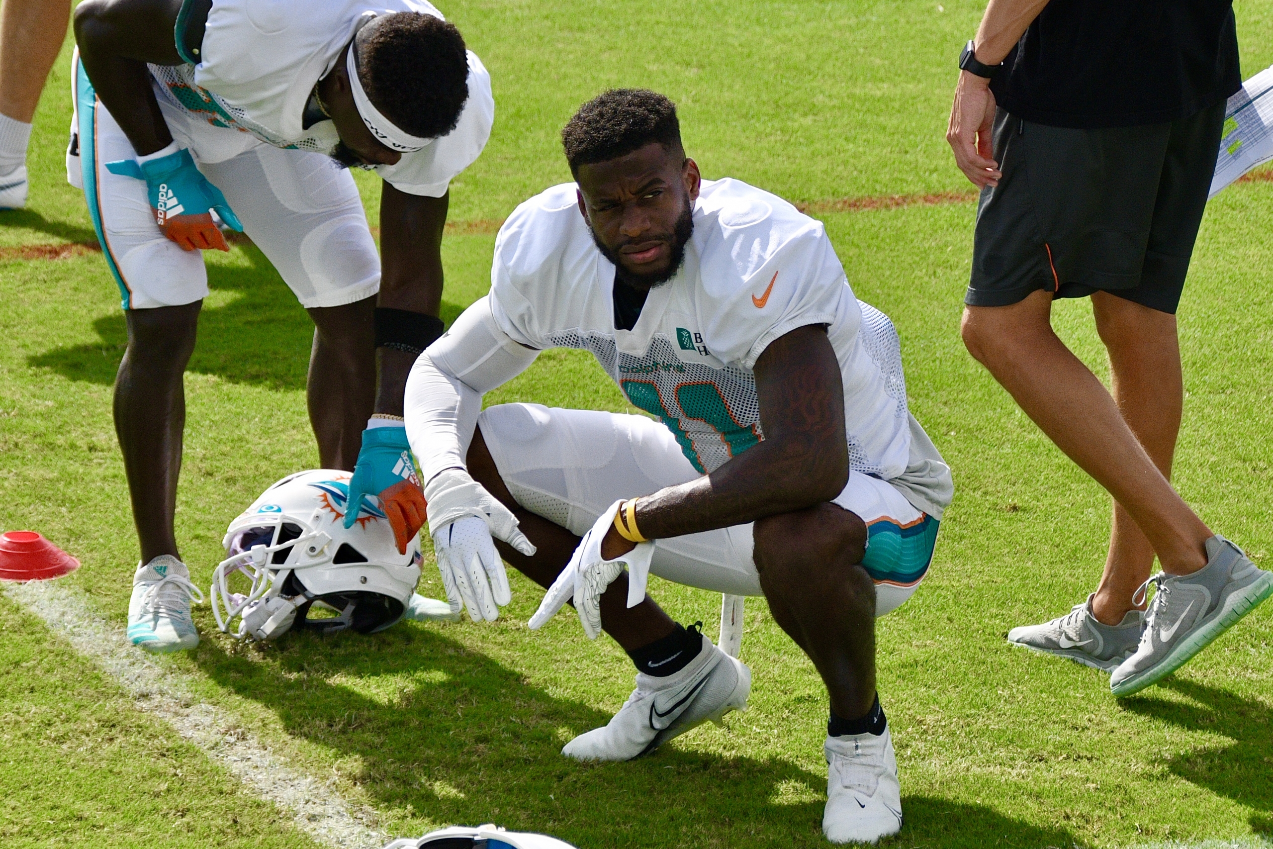 Miami Dolphins DeVante Parker should restructure his contract