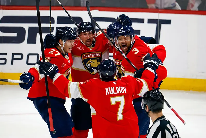 Panthers Score Twice in 11 Seconds, Put Lightning on Brink of Elimination