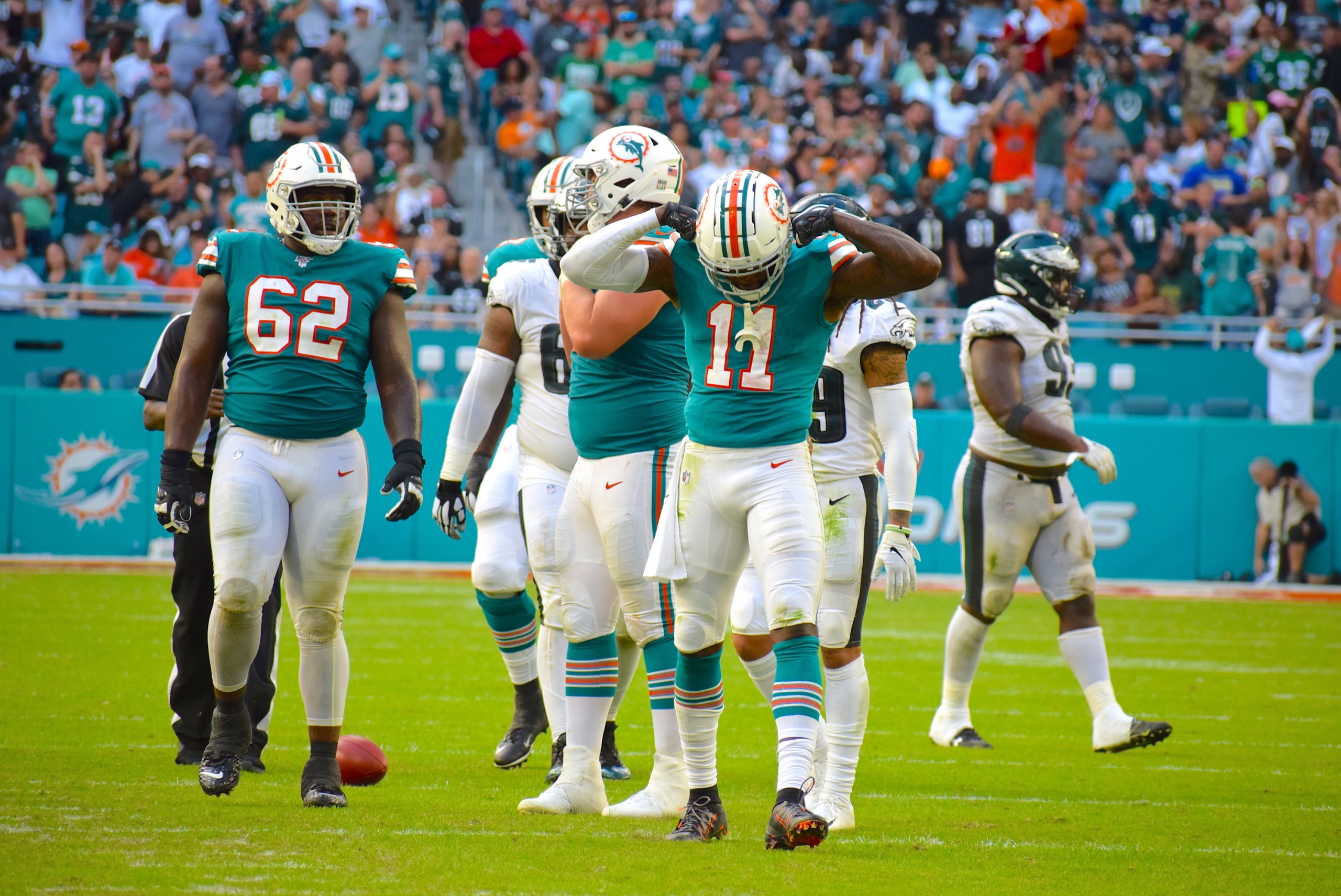 Miami Dolphins, rookie guard Michael Deiter agree to contract terms