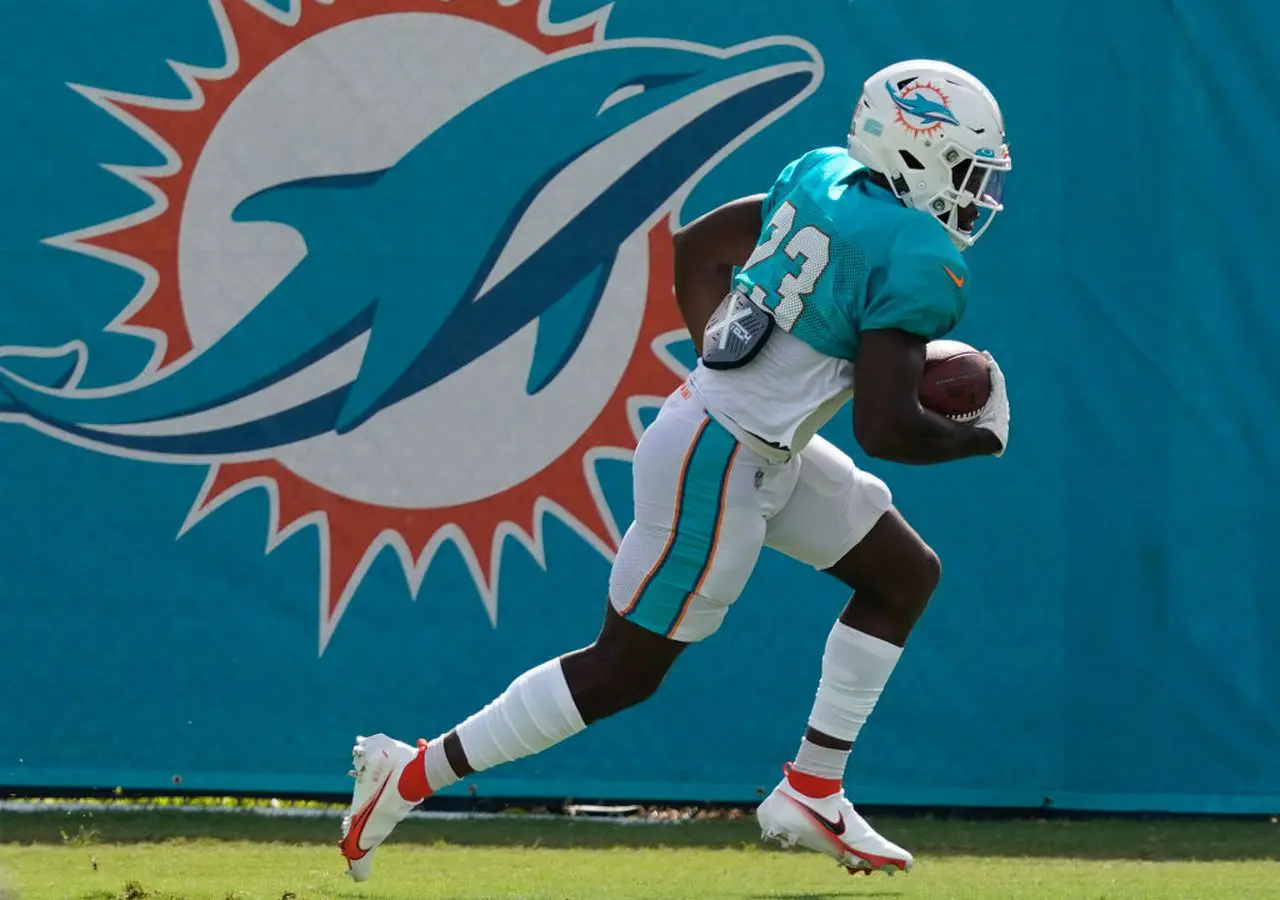 Dolphins' Noah Igbinoghene deserves patience after underwhelming