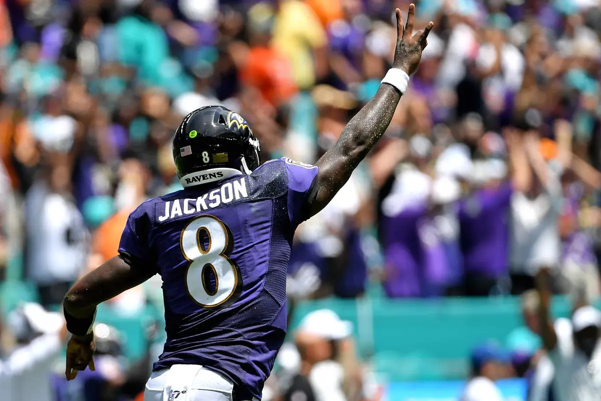 Lamar Jackson pushes back on report he turned down $200 million